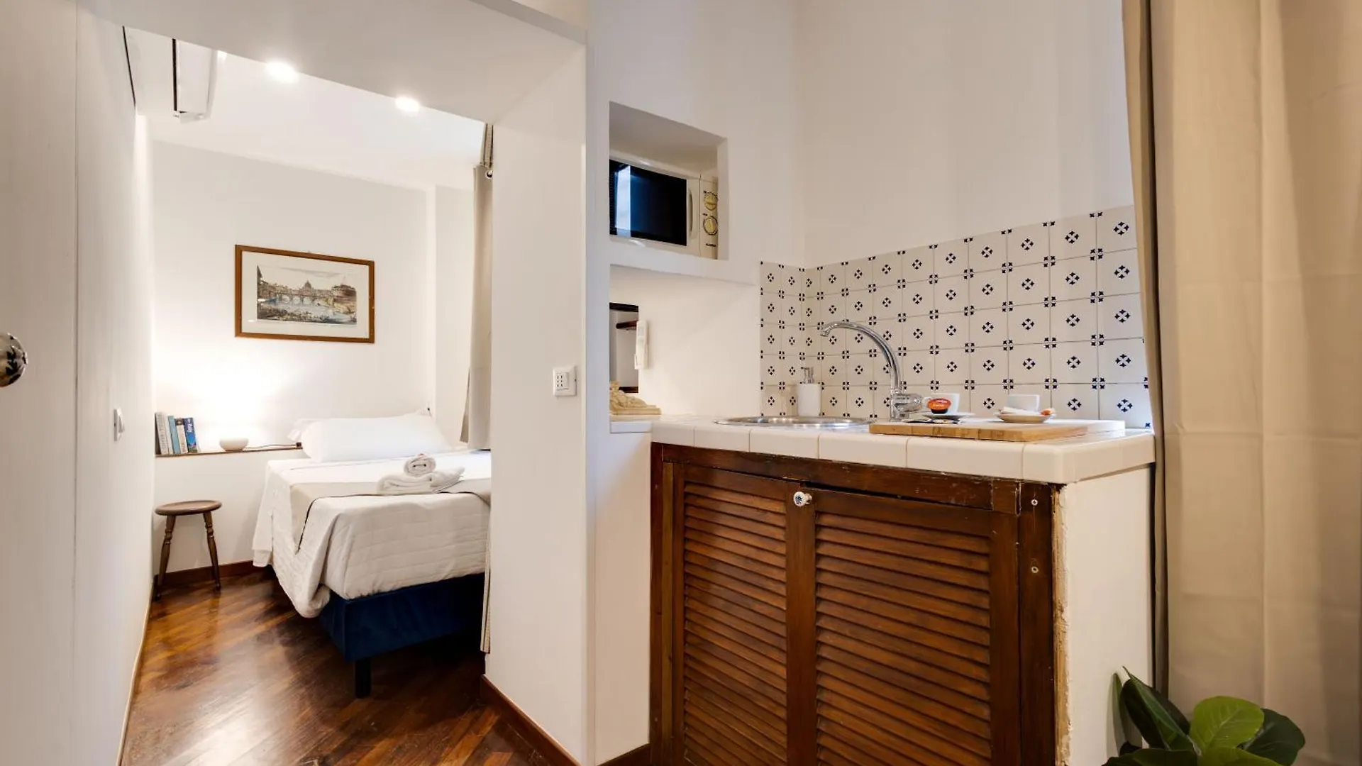 Clavdia Mini Flat Hotel Rome Italy